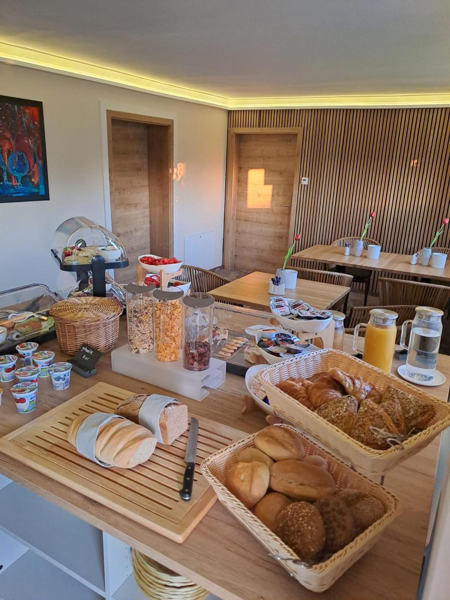 Hotel Rhin Inn Fehrbellin Kültér fotó